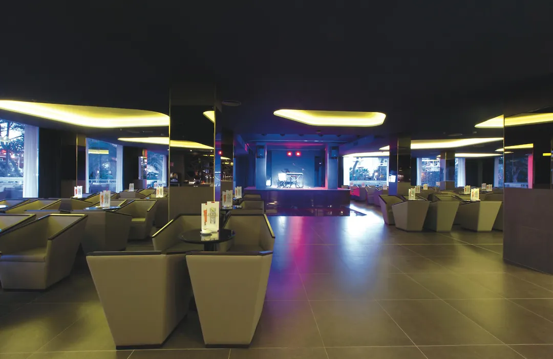 Hotel Riu Bravo-1